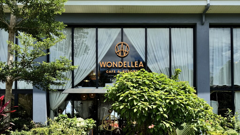 A view of Wondellea's main exterior on your Silang food trip.